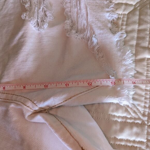 AMERICAN EAGLE White Distressed Cotton High-Rise Boyfriend Jean Shorts Size 0 - Picture 10 of 15